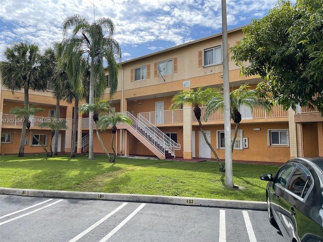 Photo - 6225 SW Kendale Lakes Cir Apartment