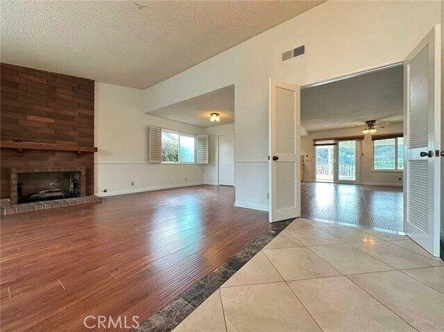 Building Photo - 877 Golden Prados Dr