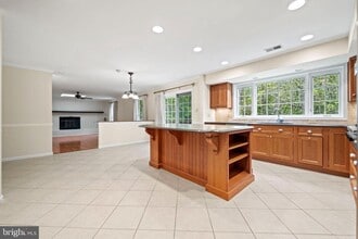 Building Photo - 10317 HICKORY Dr
