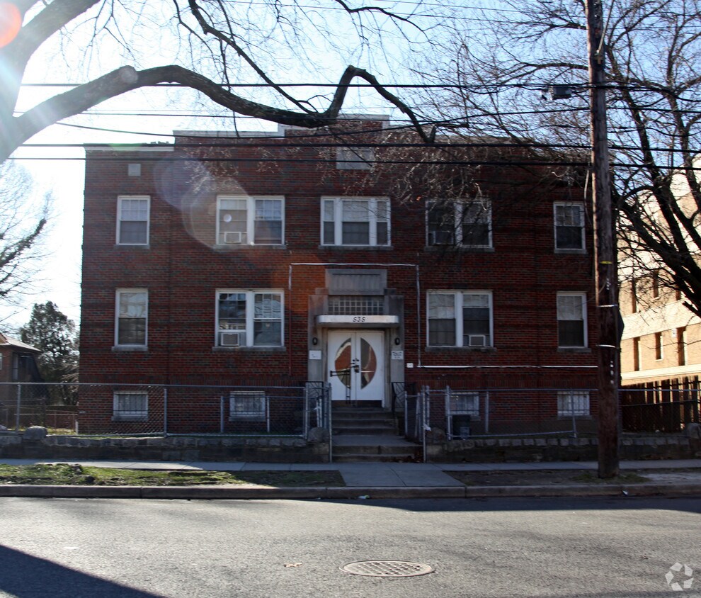 Building Photo - 535 Mellon St SE