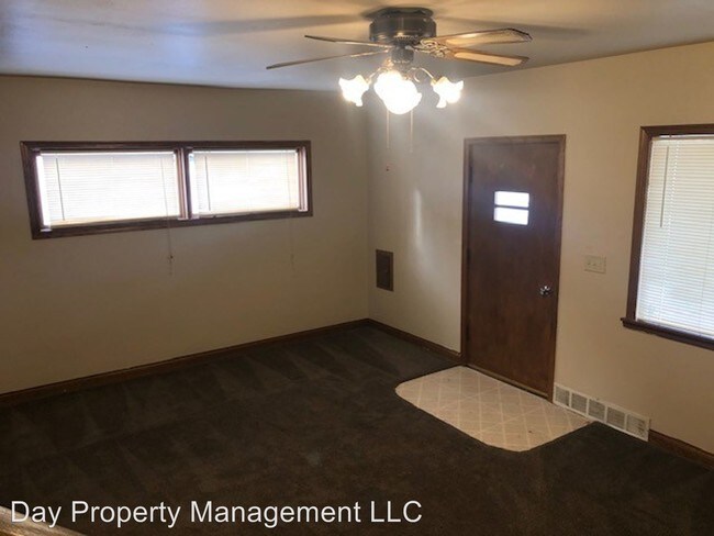 Foto del edificio - 721-721 1/2 W Lawrence St