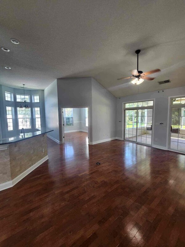 Building Photo - 3092 Bayhaven Dr