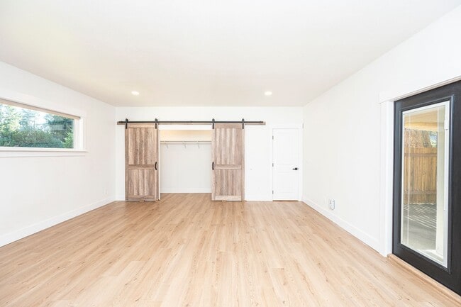 Foto del edificio - Lakewood Rambler 3 bedroom + Bonus