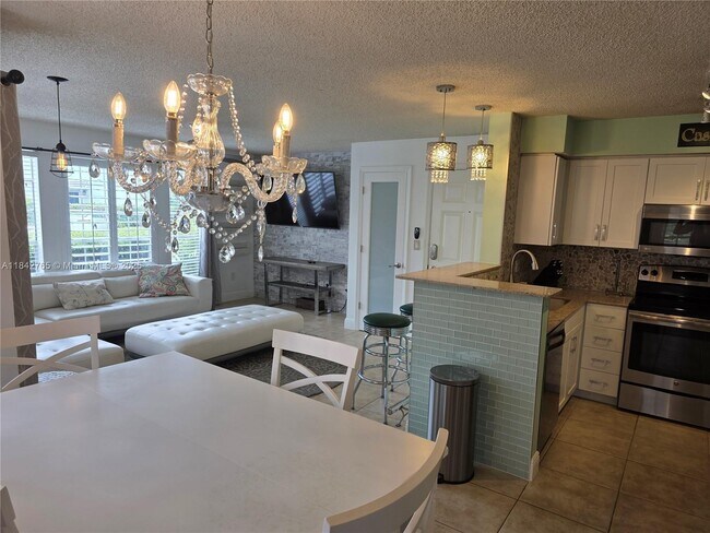 Building Photo - 1365 Crystal Way