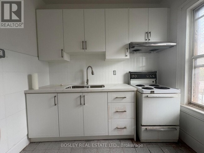 Building Photo - 14 D'Arcy St