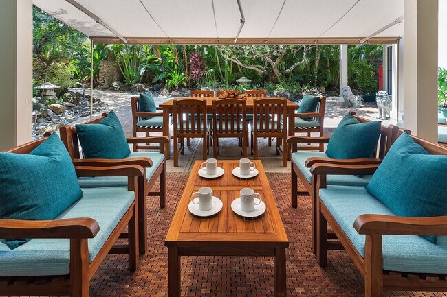 Foto del edificio - Large Private Luxury Home w/Pool, A/C and Ocean Views. Kailua Shores Estate.