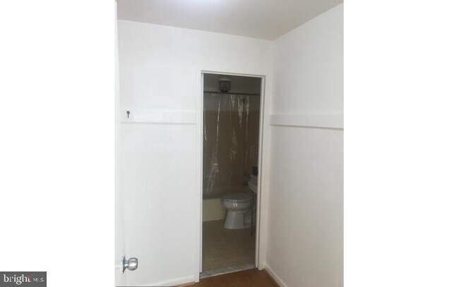Foto del edificio - 10201 Grosvenor Pl