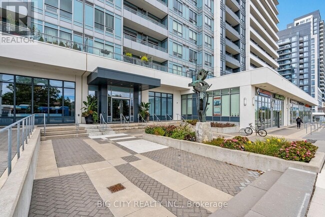 Photo du bâtiment - 7890-7890 Bathurst St