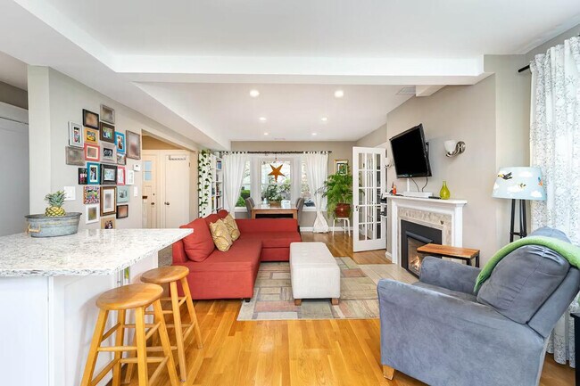 Building Photo - 5 Piedmont St