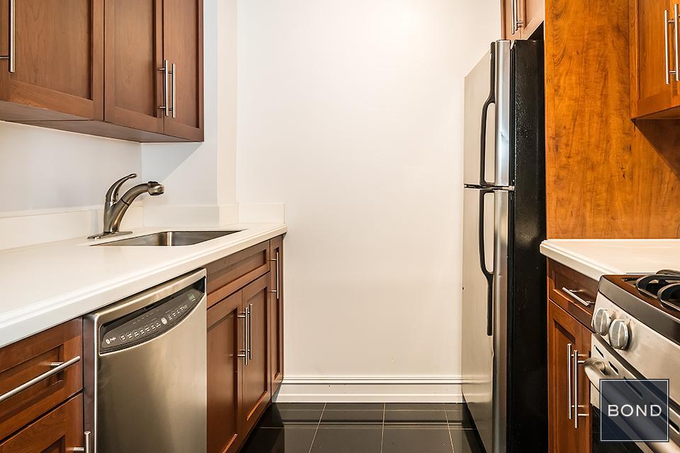 Primary Photo - 888 Eighth Avenue