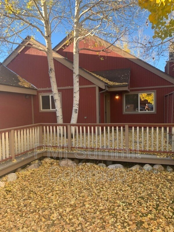 Primary Photo - 248 E Coyote Ct