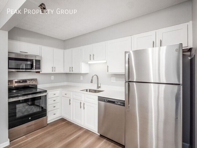 Foto del edificio - 7950 Harmill Dr