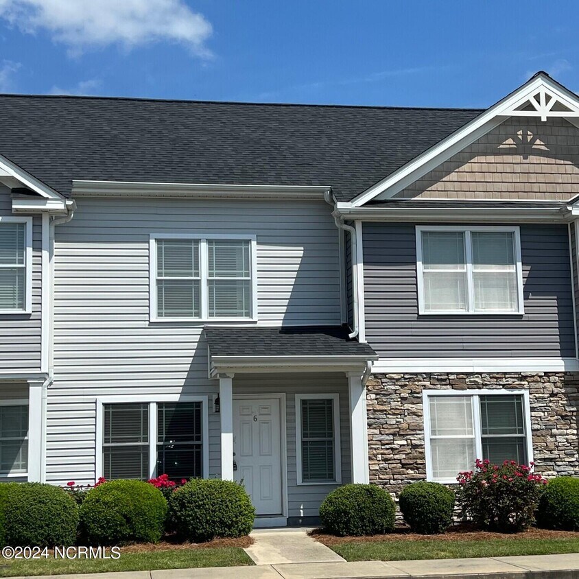 Foto principal - 4101 Kittrell Farms Dr
