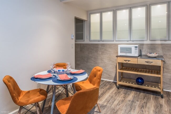 Building Photo - 1 br, 1 bath House - 3767B International A...