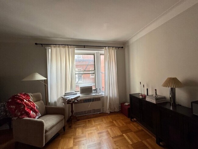 Foto del edificio - 50 Ocean Pkwy