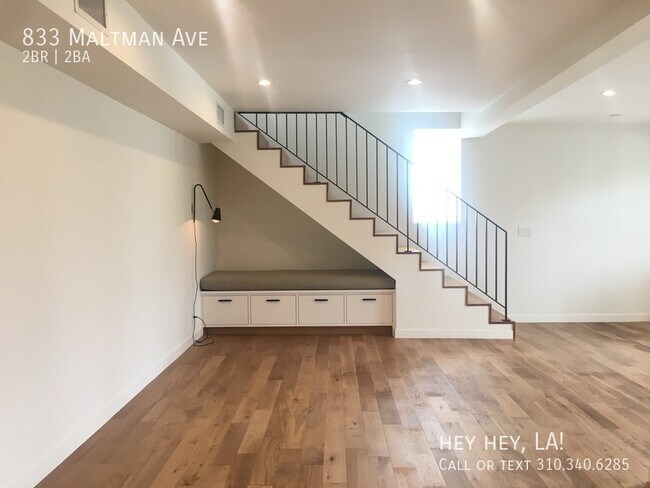Building Photo - SOPHISTICATED SILVER LAKE DUPLEX | OVERLOO...