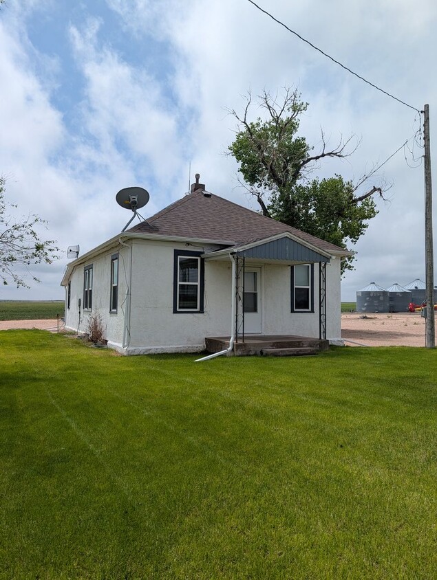 Primary Photo - Affordable Country Property