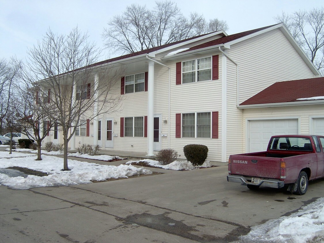 Primary Photo - 648 N Chestnut St