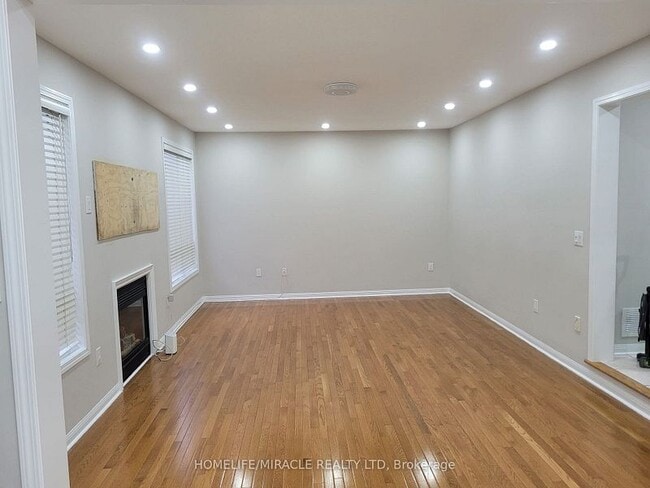 Building Photo - 20 Bowsfield Dr