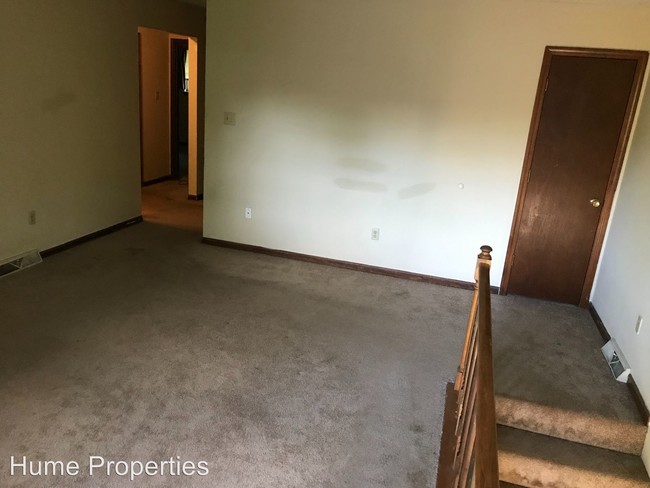 Building Photo - 652-654-654 Pear Tree Cir