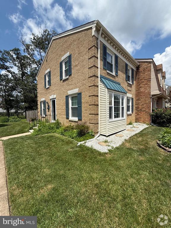 Building Photo - 6460 Franconia Ct