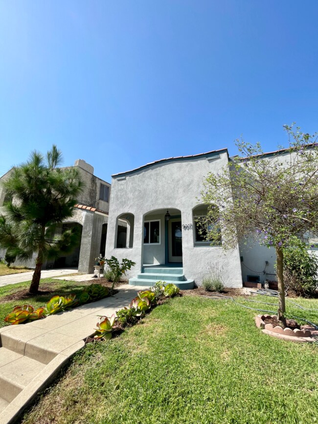 Building Photo - 5017 Edgewood Pl
