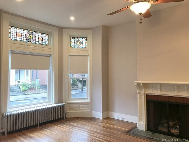 Building Photo - 392 Orange St