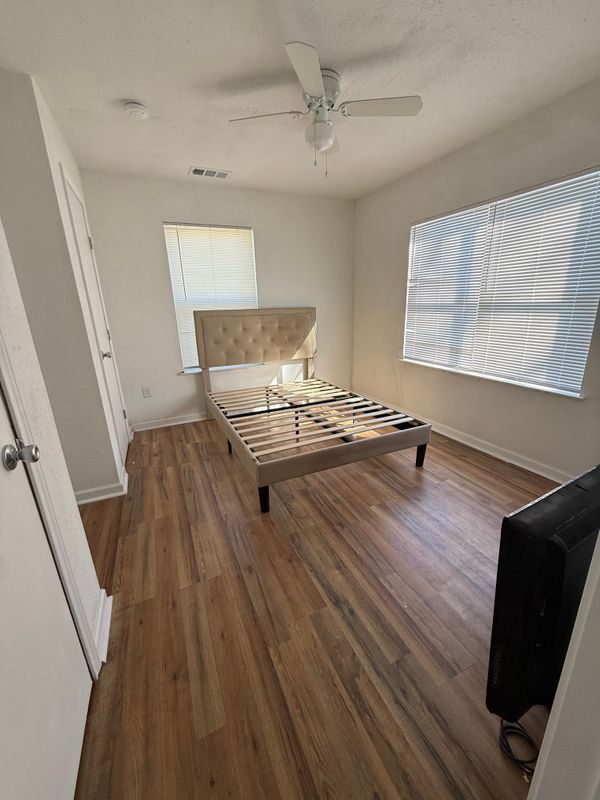 Foto del edificio - 108 W Acheson St