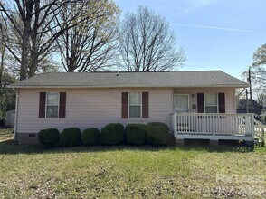 Building Photo - 333 E Todd Ln