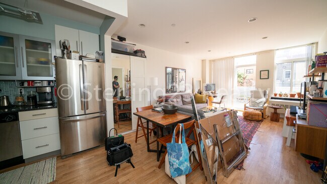 Foto del edificio - 2715 27th St