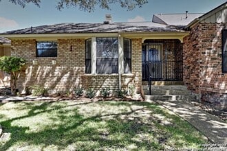 Building Photo - 11713 Whisper Dew Dr