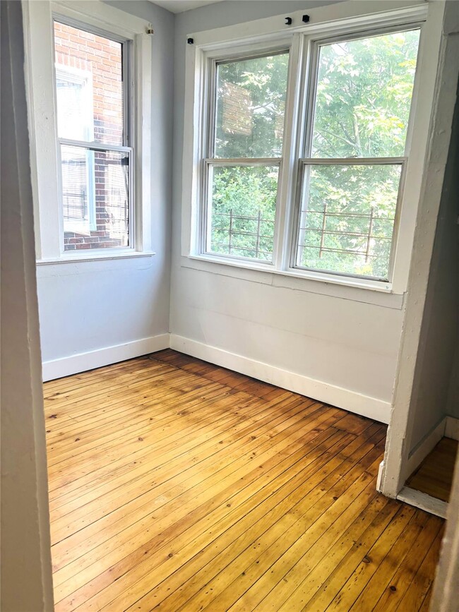 Building Photo - 50 Van Cortlandt Park Ave