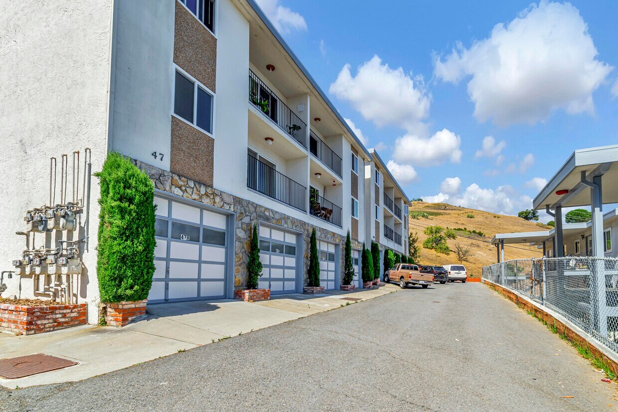 47 Joy Ave Unit A, Brisbane, CA 94005 Condo for Rent in Brisbane, CA