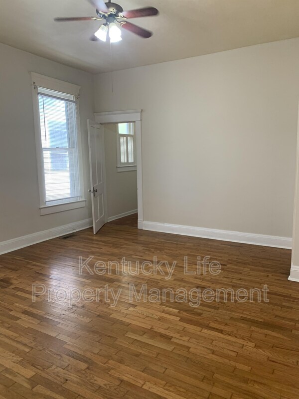 Building Photo - 213 W Hickman St