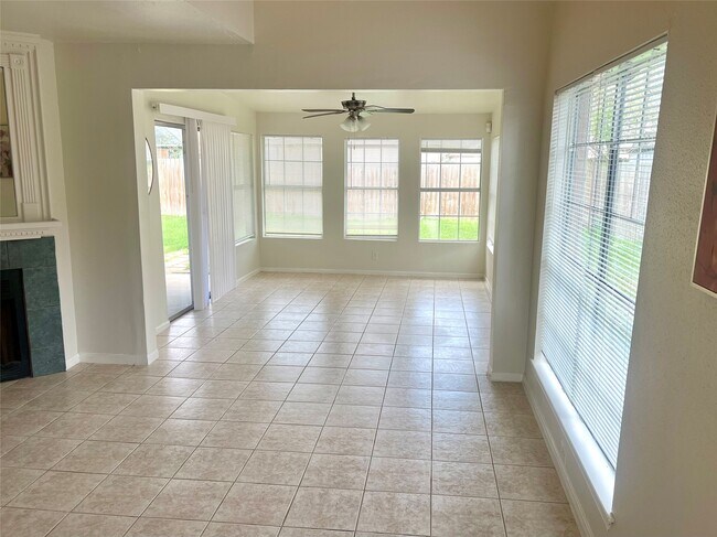 Foto del edificio - 11527 Chickwood Dr