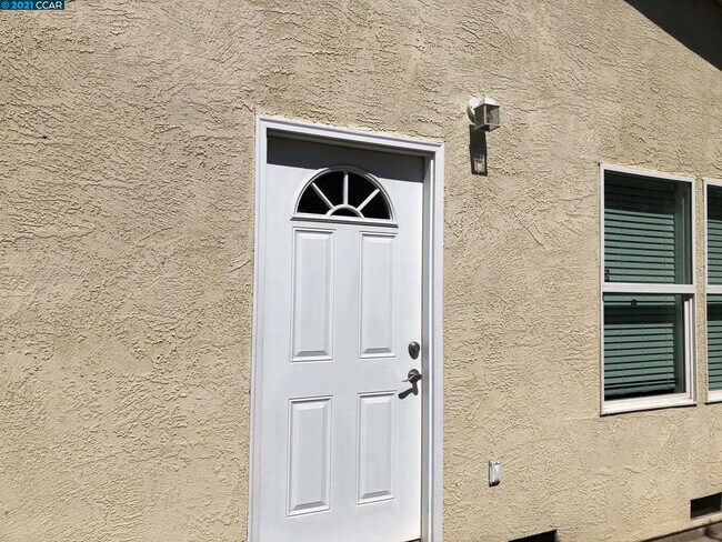 Building Photo - 1224 Glenwood Dr