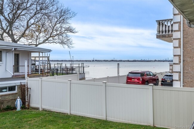 Foto del edificio - 10 Pell Pl