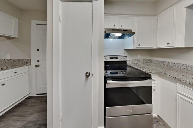 Foto del edificio - 16 Green Haven Dr