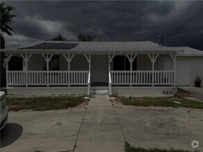 Building Photo - 9384 Fontana Ave