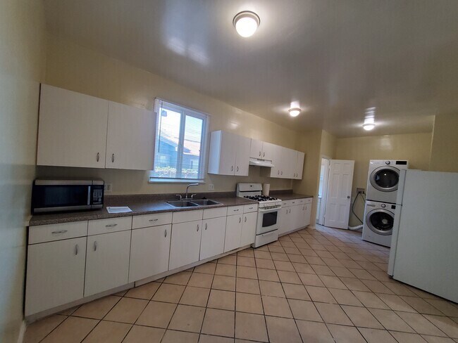 Foto del edificio - 2442 W 18th St