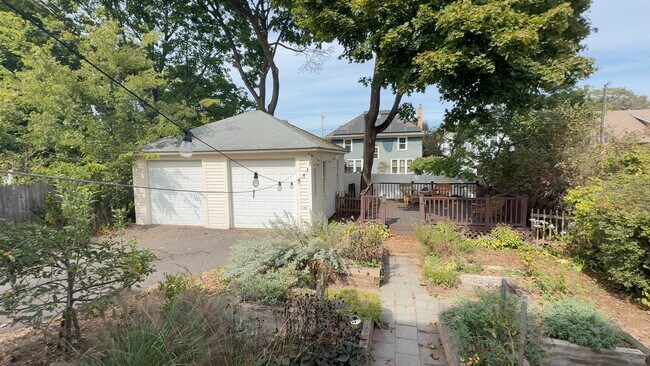 Foto del edificio - 85 Putnam Ave