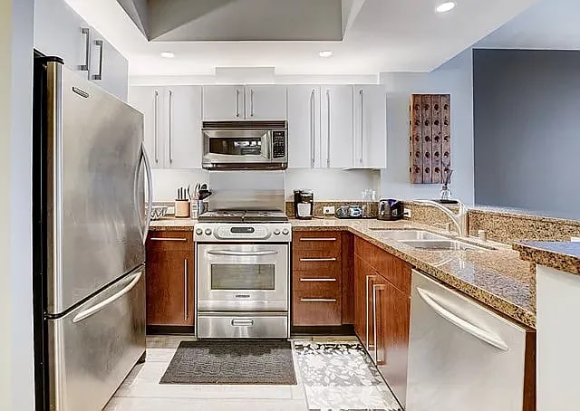 Building Photo - 350 11th Ave