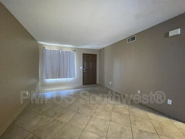 Foto del edificio - 2805 Colibri Courte