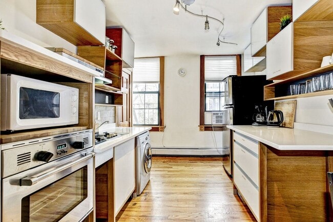 Photo - 314 6th St House