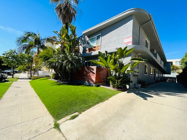 Foto del edificio - 11921 Goshen Ave