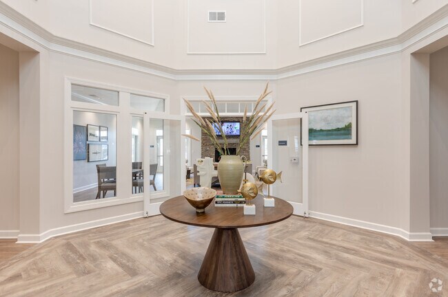 Lobby - Hudson Carolina Colours