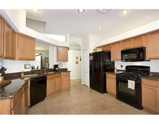 Building Photo - Beautiful Home