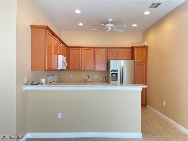 Foto del edificio - 8642 Genova Ct