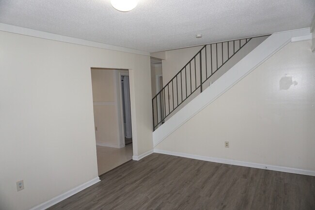 Building Photo - 1606 Whatley St