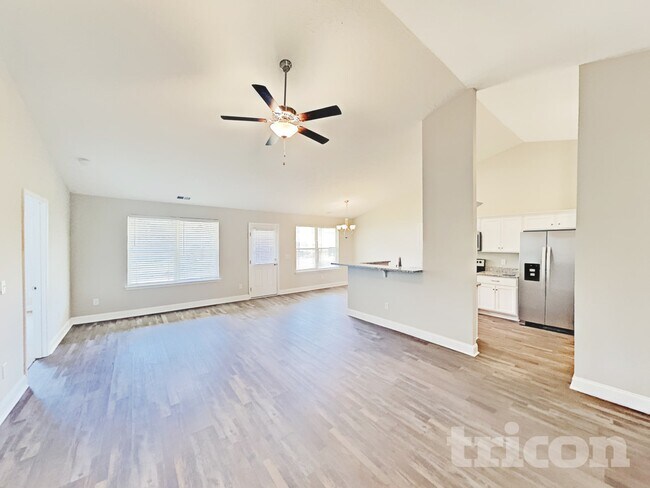 Foto del edificio - 296 Fieldstone Ln